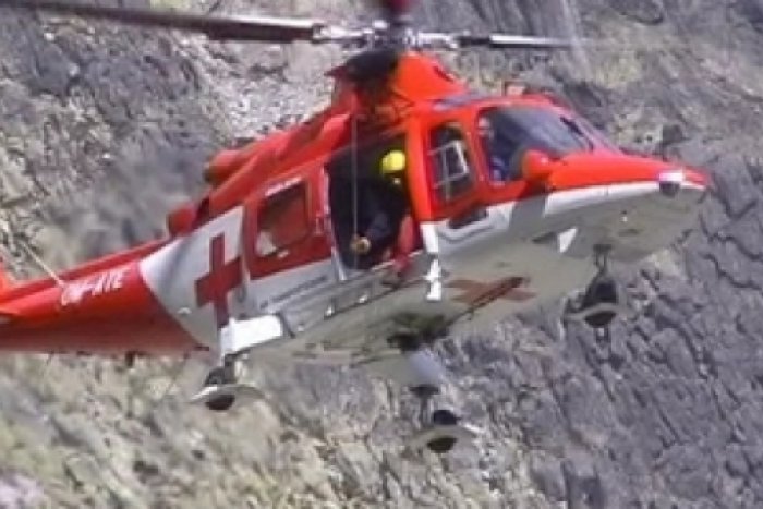 Ilustračný obrázok k článku Dvaja lyžiari v Hodruši po páde. Zasahovať musel vrtuľník